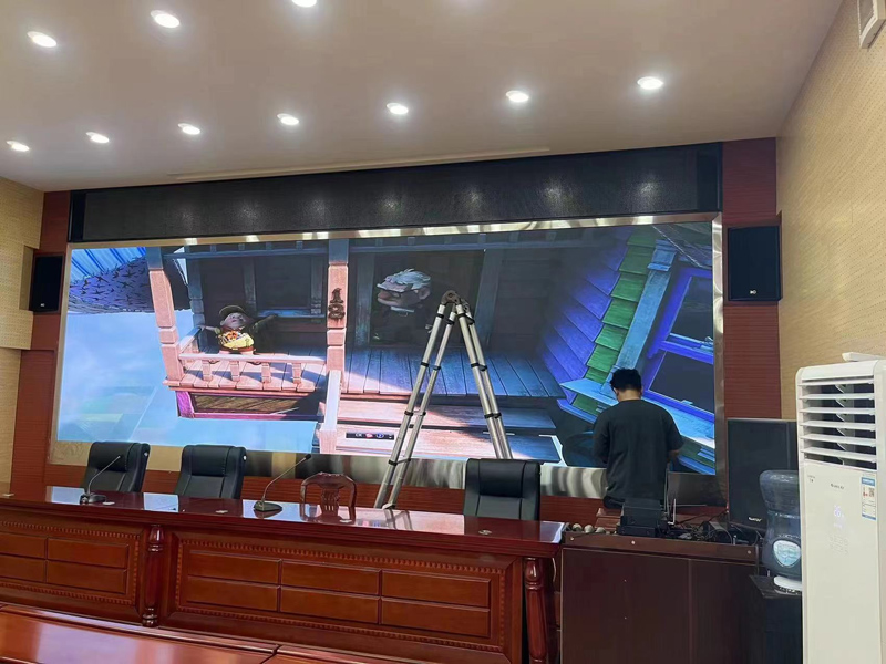 P1.86全彩led显示屏 广西来宾兴宾区林业局会议室 长6.08米高1.92米